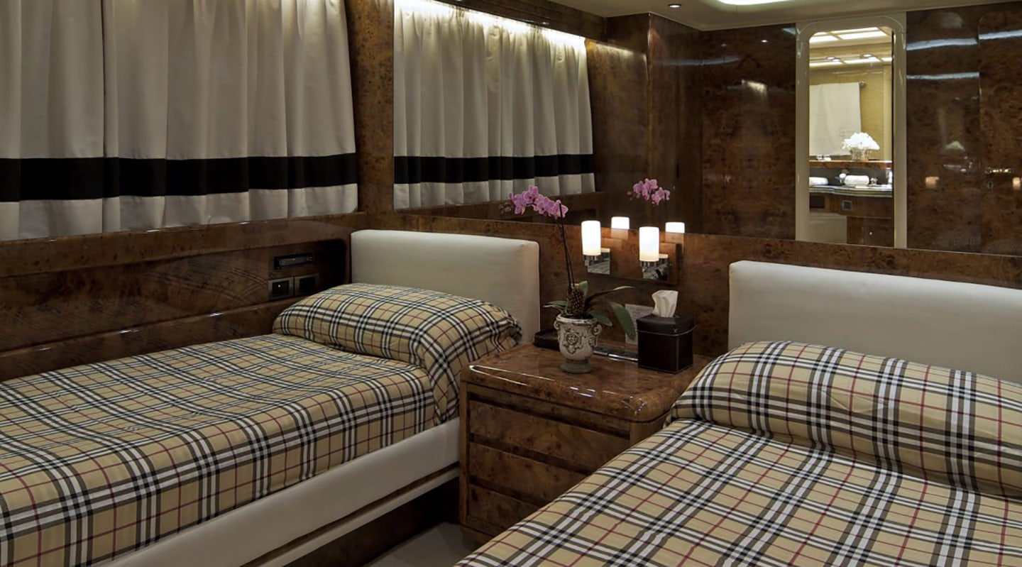 OBSESION 120 Twin cabin