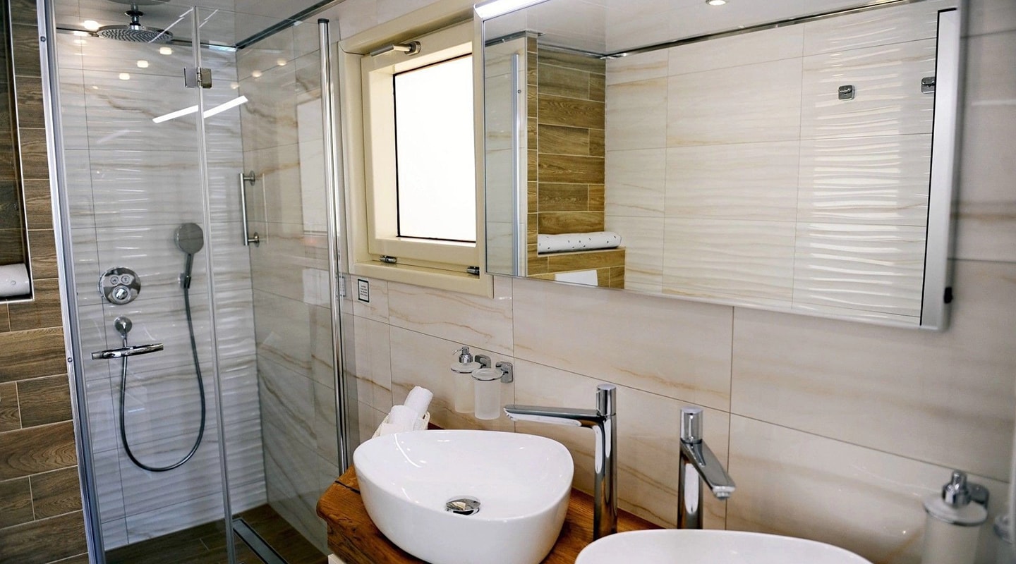 RIVA Bathroom