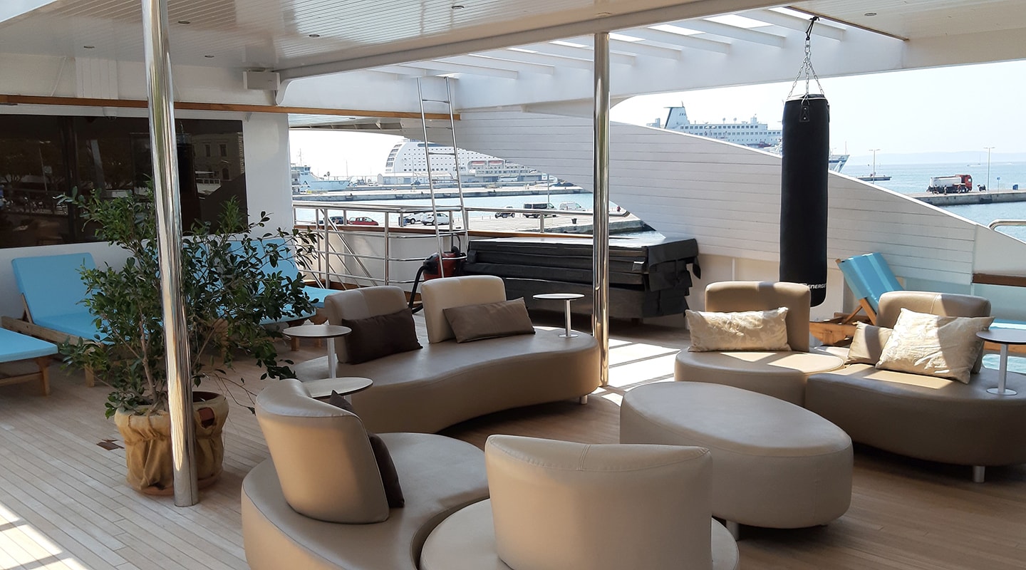 RIVA Upper deck