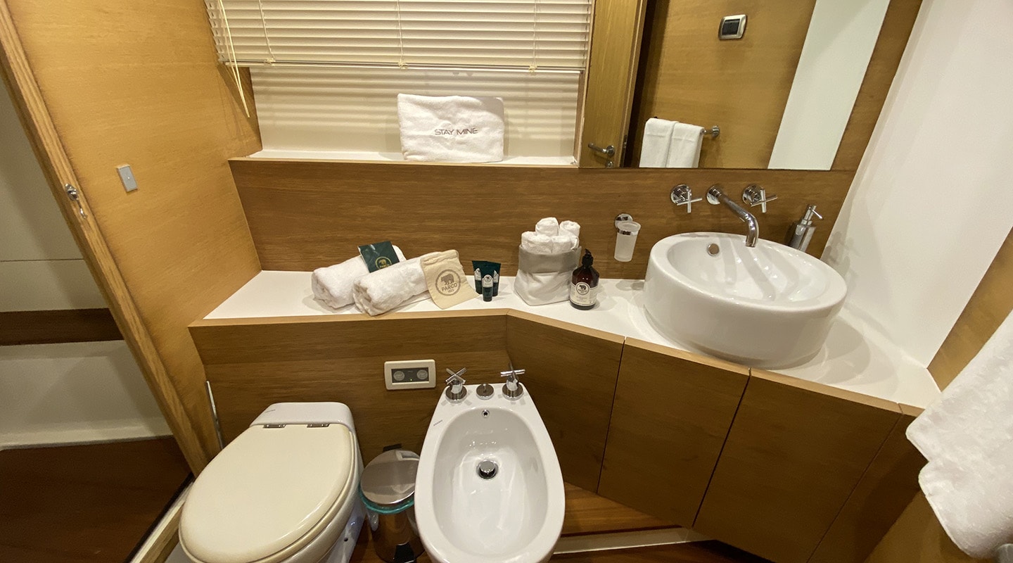 STAY MINE Bathroom