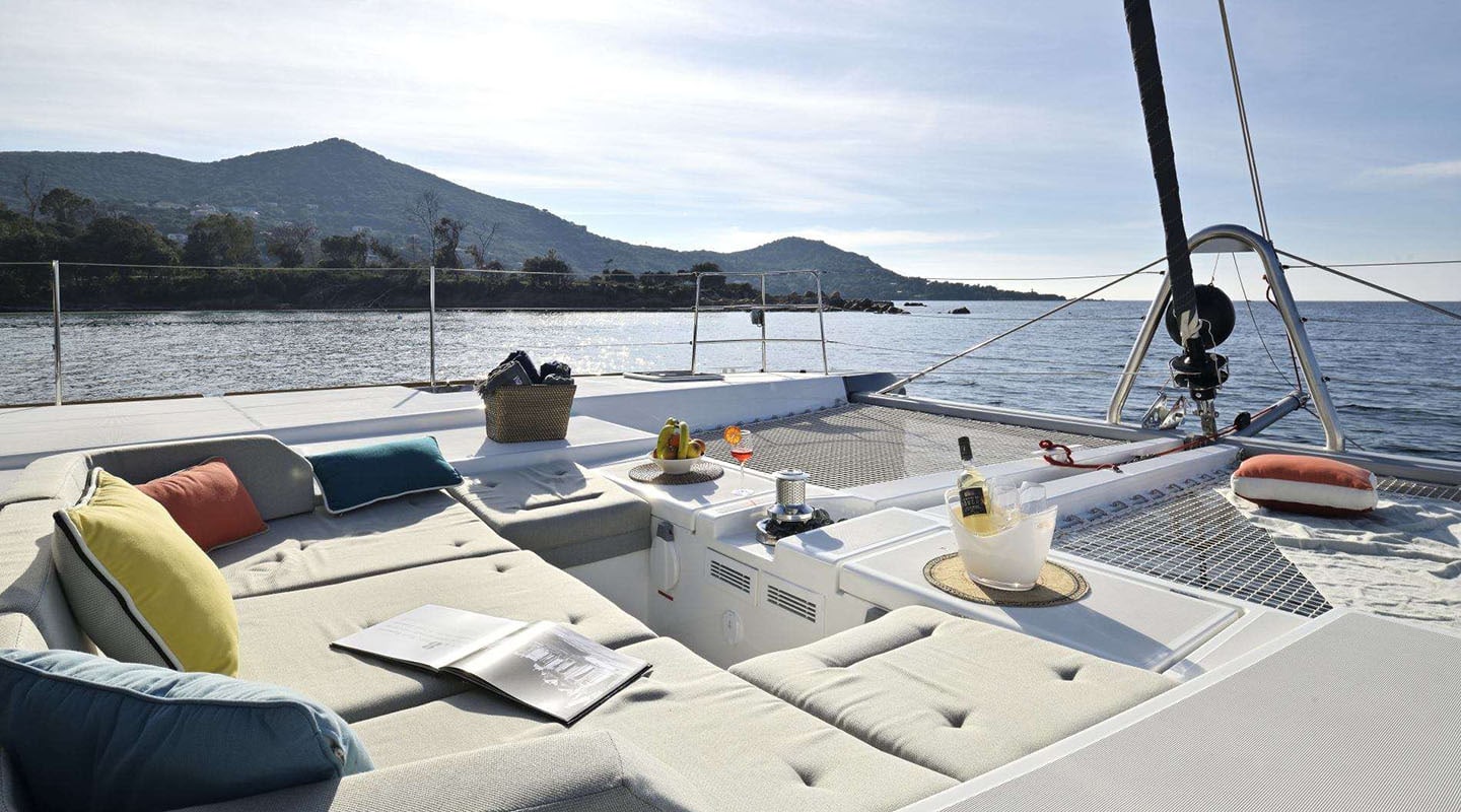VIGILANT 2 Bow deck