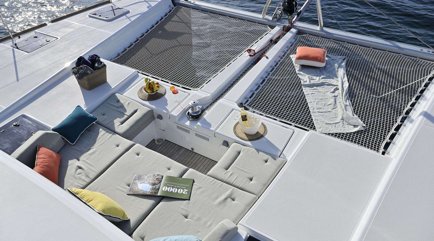 VIGILANT 2 Bow deck
