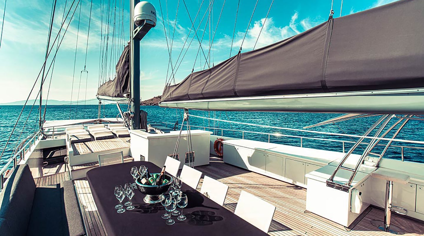 VIRTUOSO Flybridge