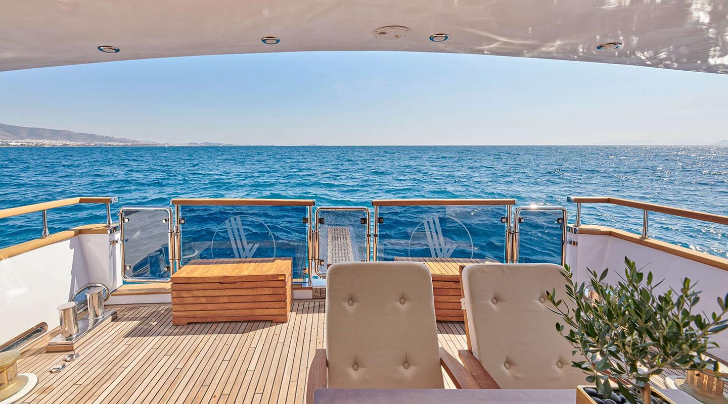 WIDE LIBERTY Aft deck