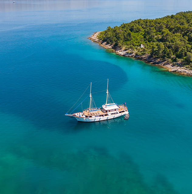 Here is our latest video of yacht Mendula