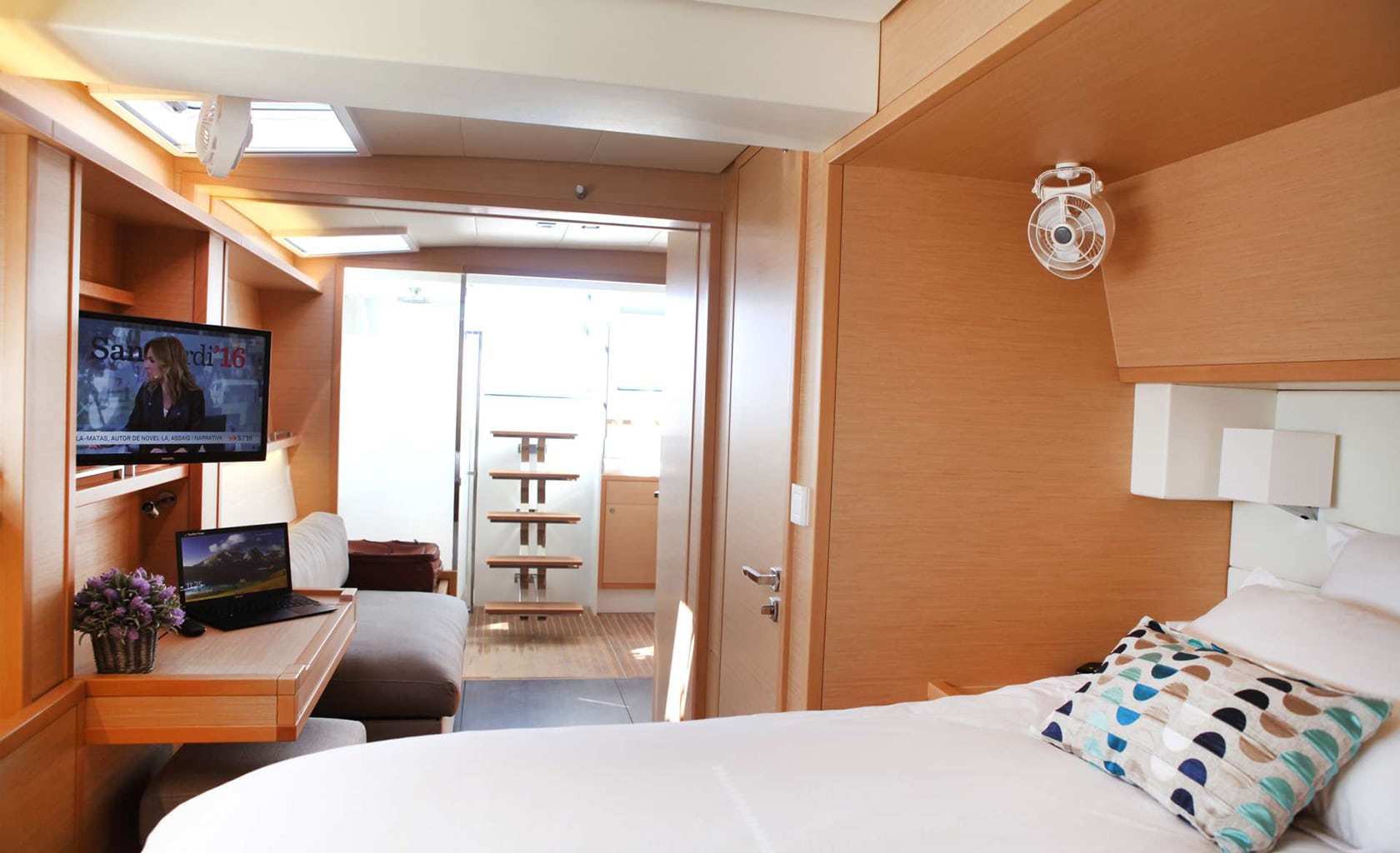 LADY M Double cabin