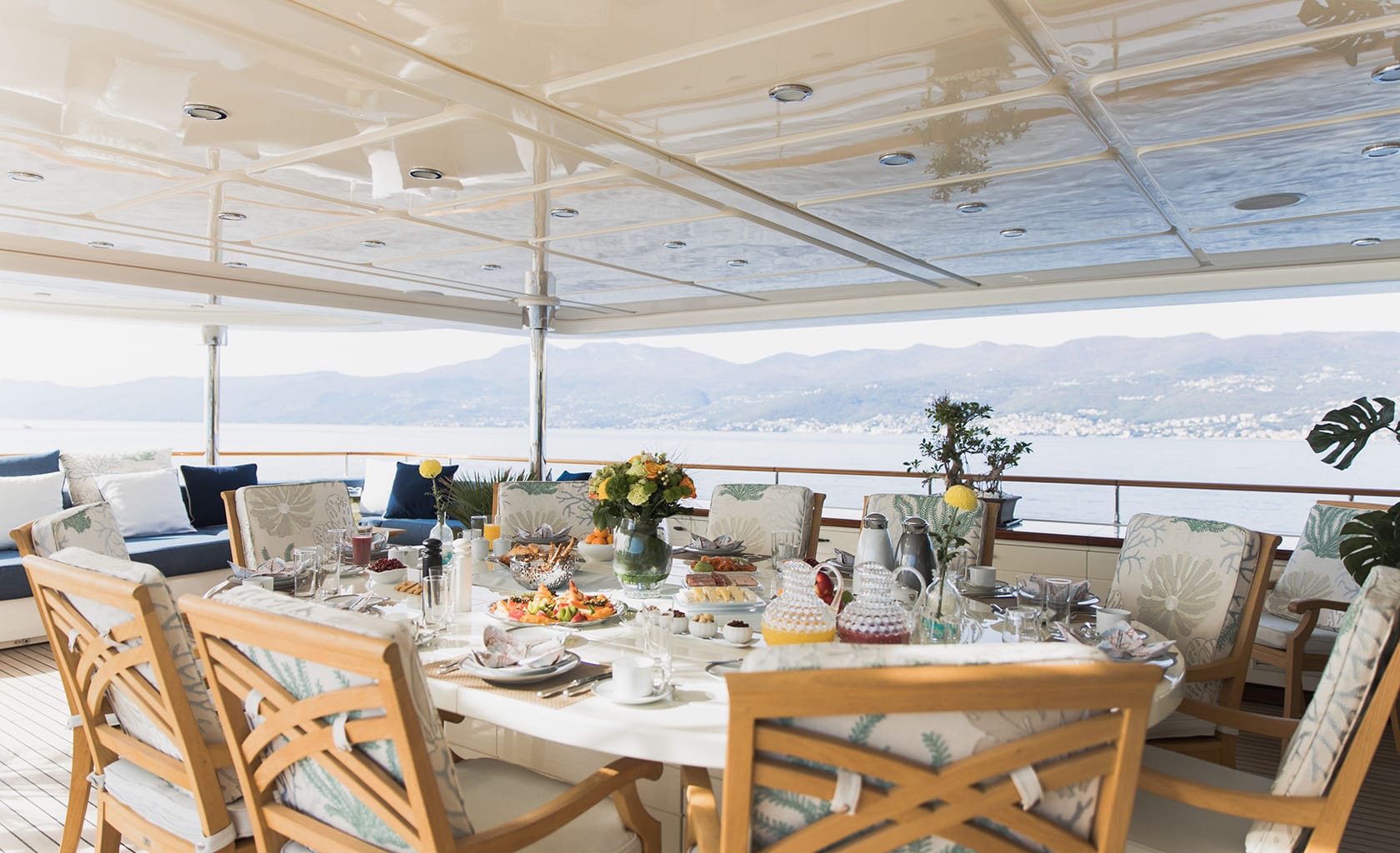 LADY TRUDY Aft deck dining area