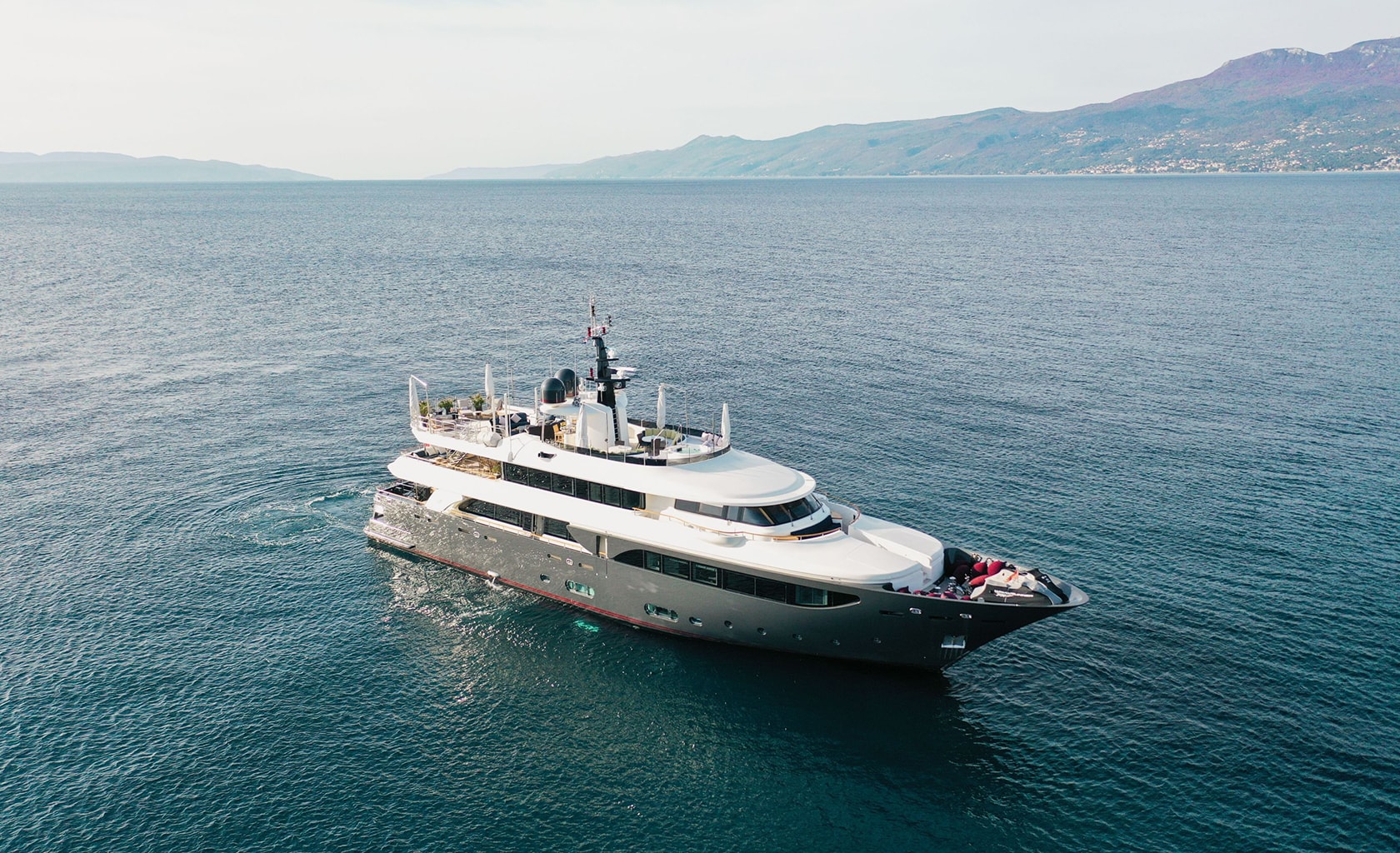 LADY TRUDY Anchored