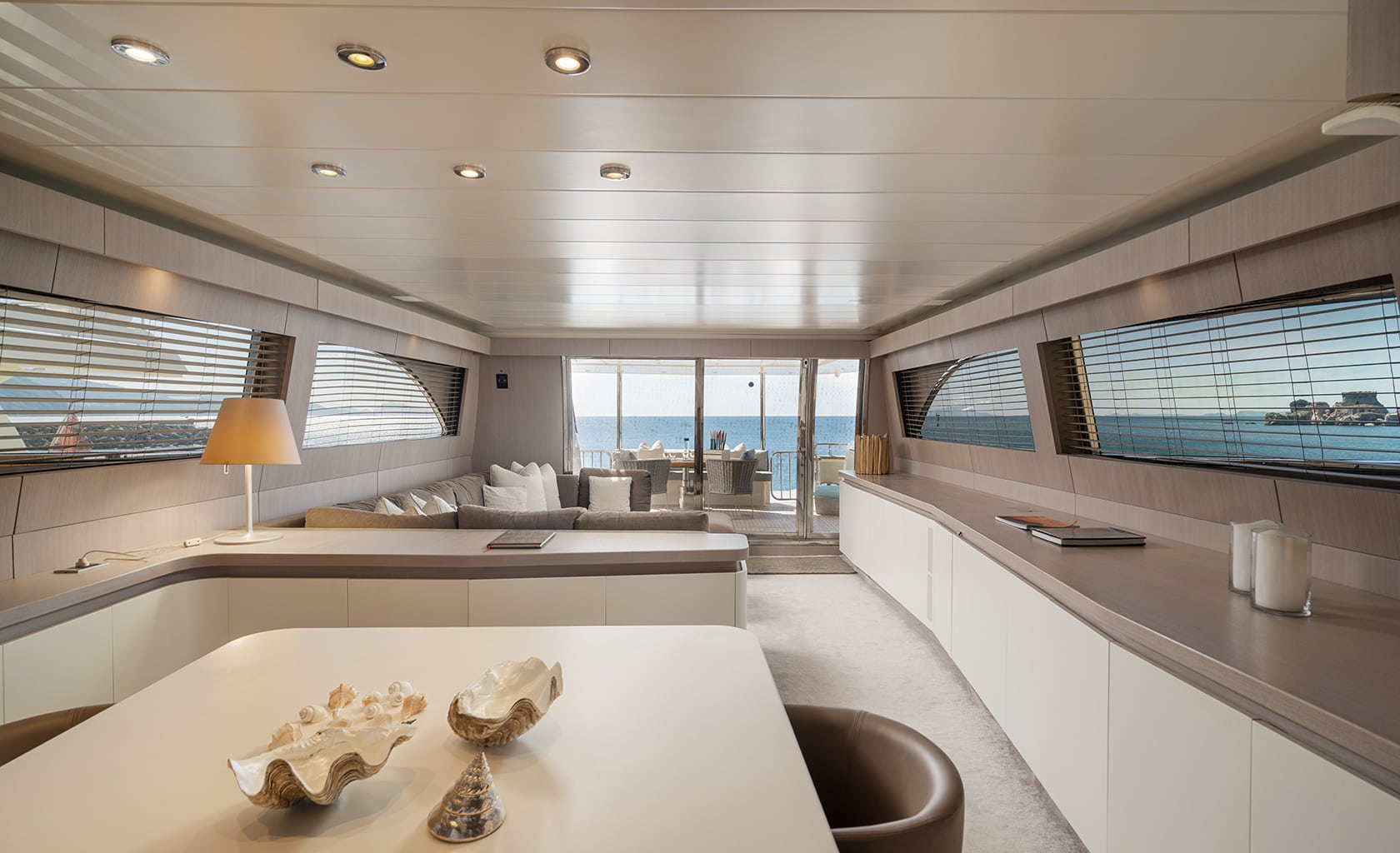 MINOU Saloon