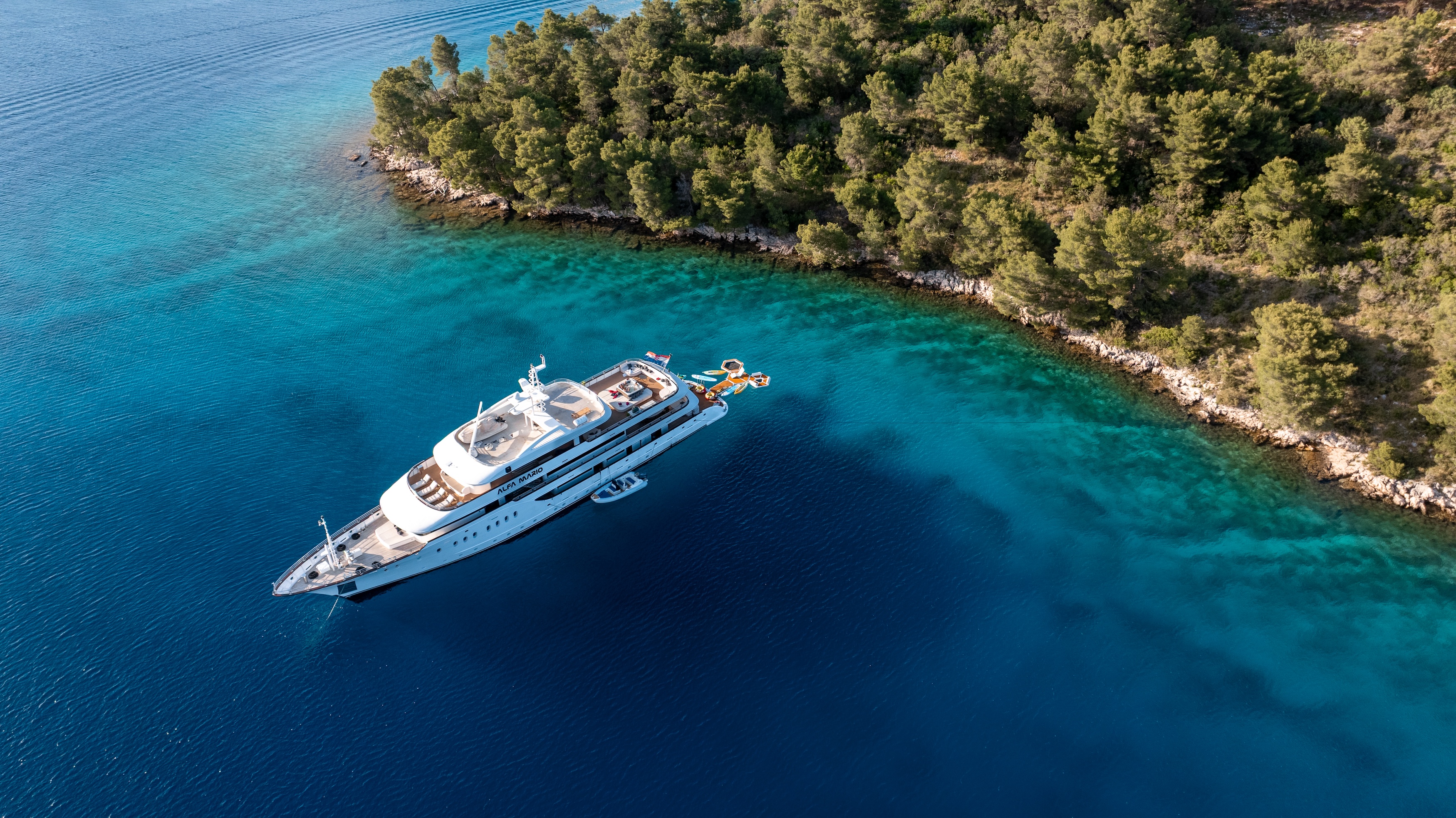 large motor yachts
