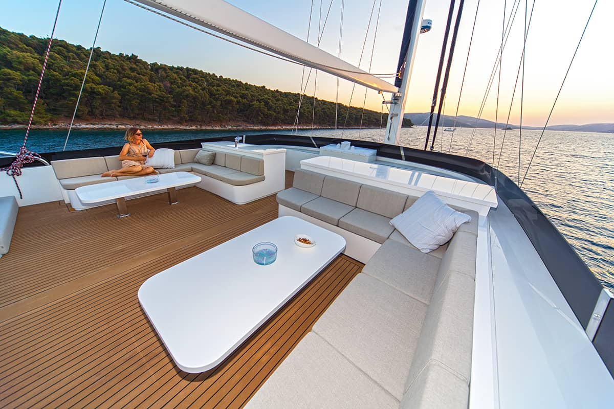 Navilux aft deck