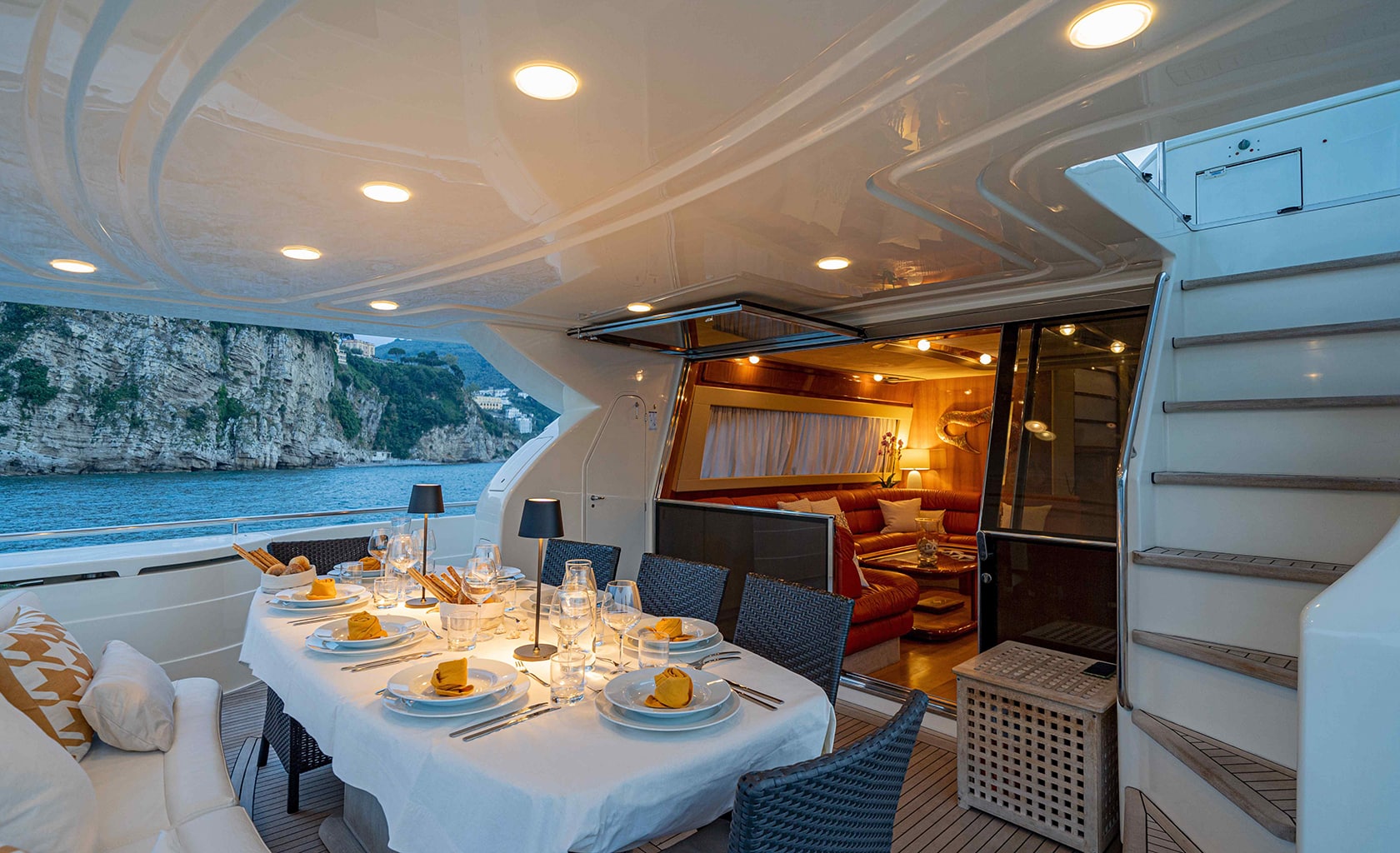 PAMPERO Aft deck