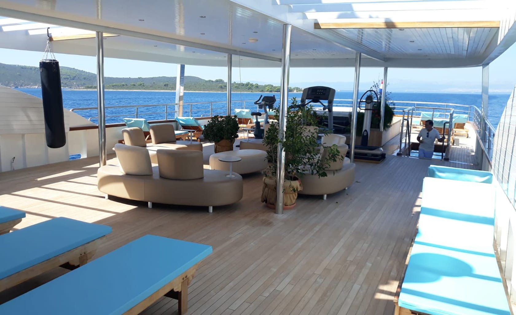 RIVA Upper deck