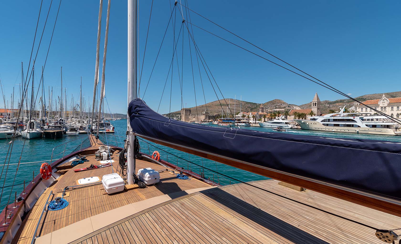 SMART SPIRIT Bow deck