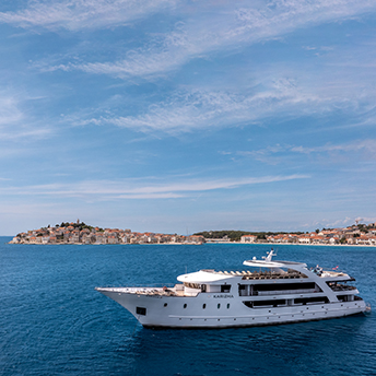 Video Walkthrough of yacht Karizma