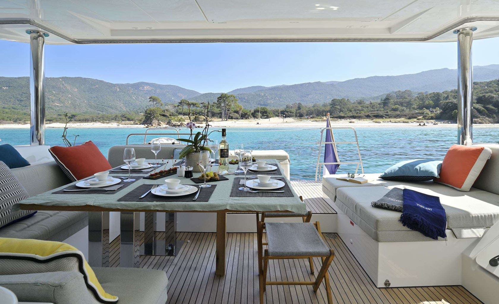 VIGILANT 2 Aft deck