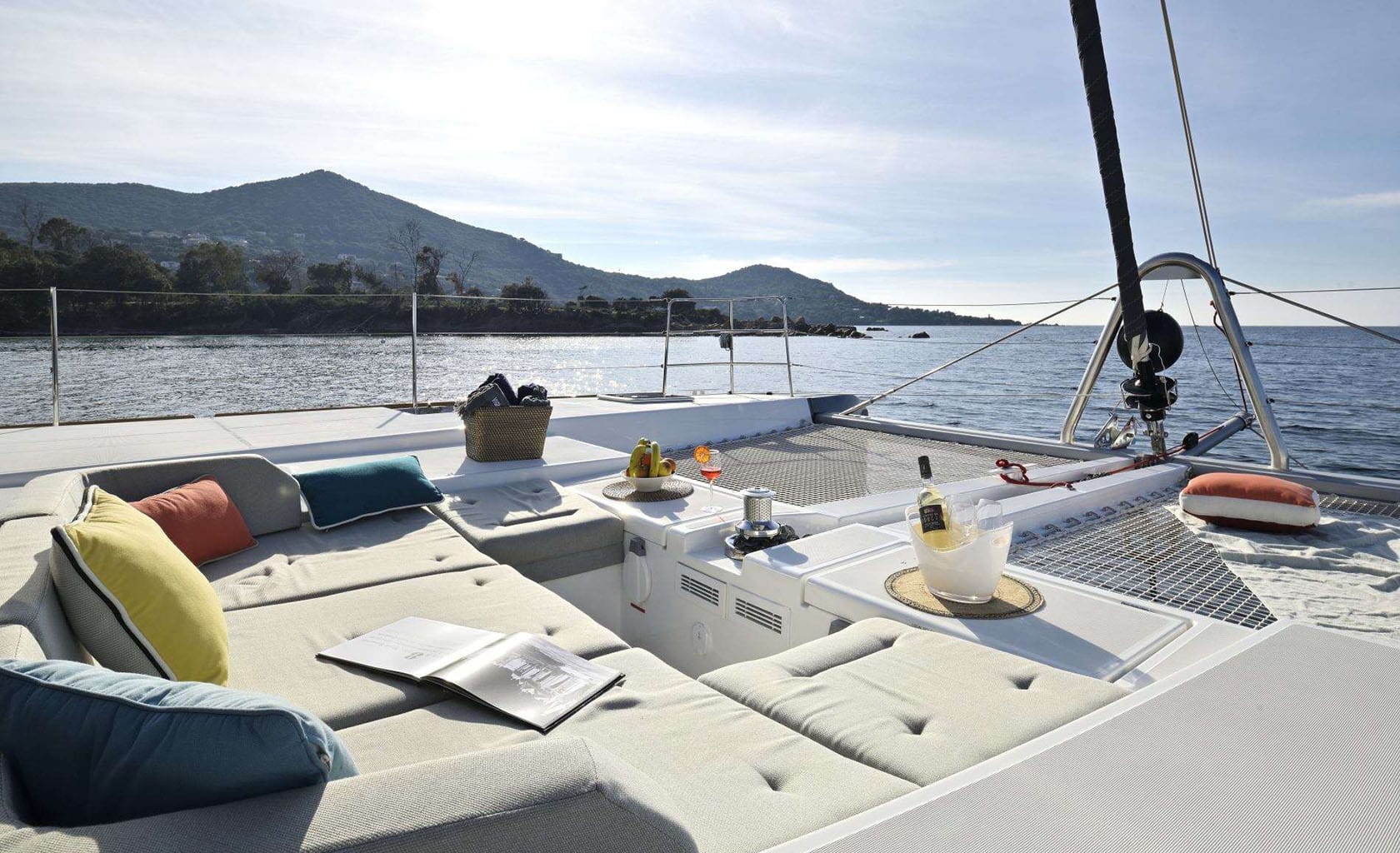 VIGILANT 2 Bow deck