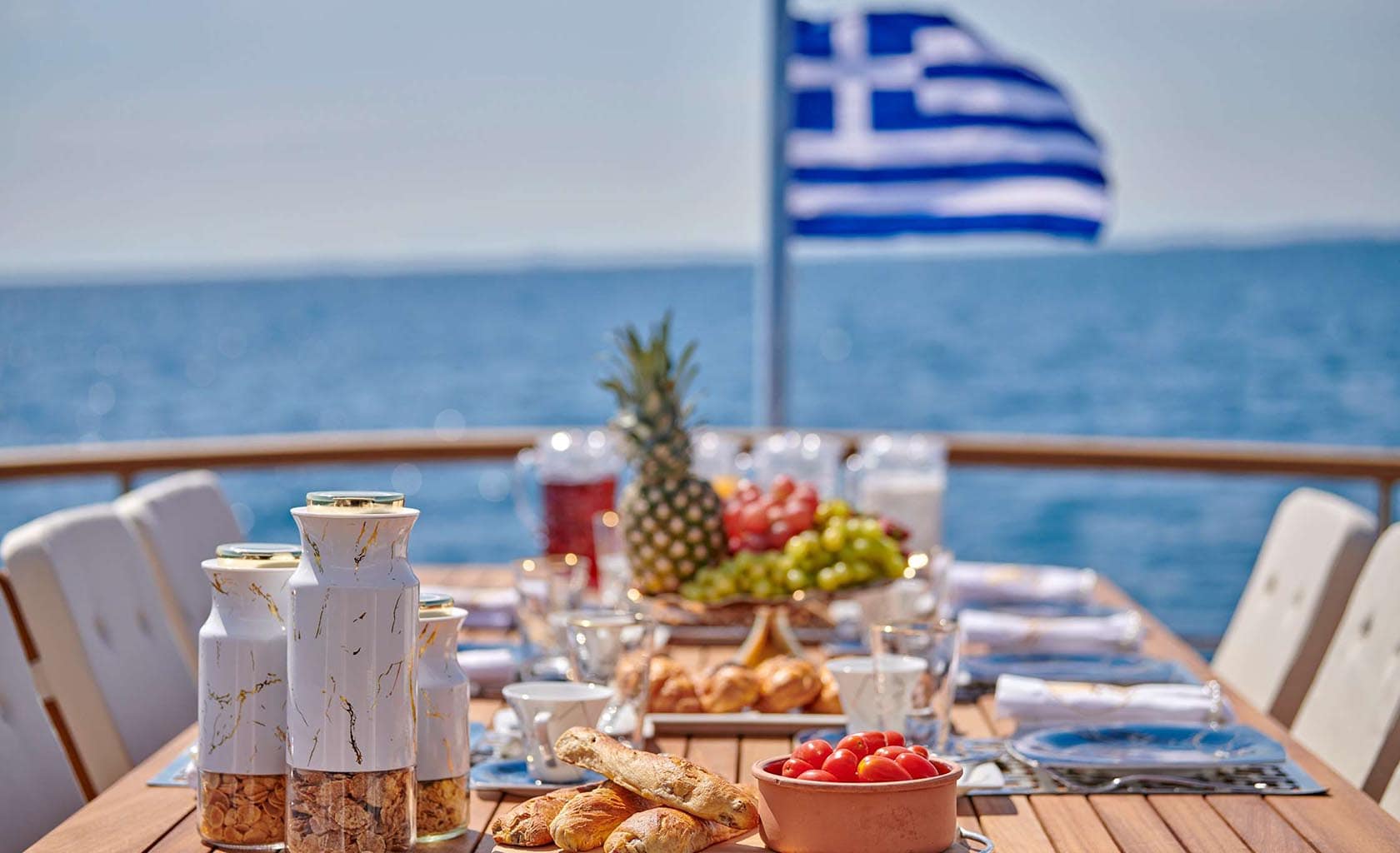 WIDE LIBERTY Table decoration