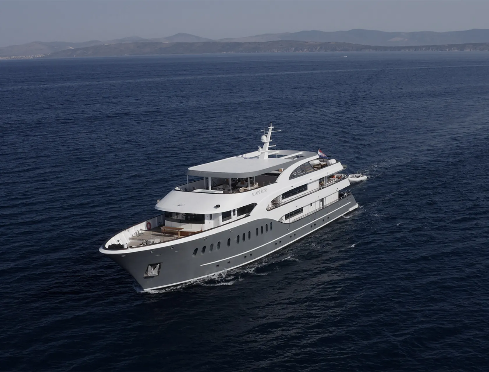 AGAPE ROSE Cruising