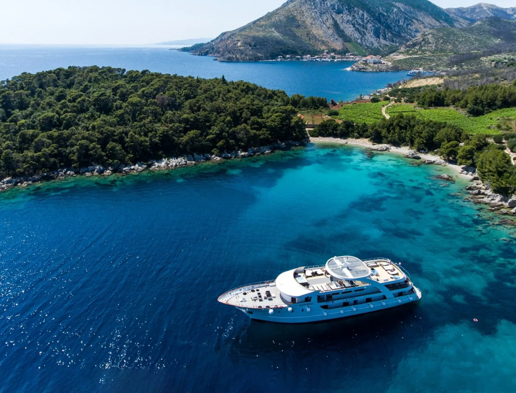 KARIZMA Anchored
