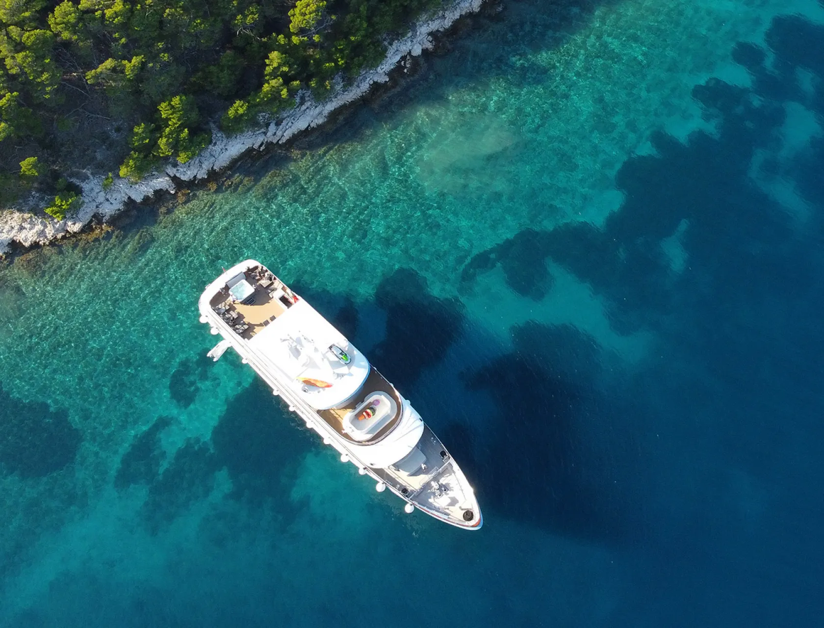 The art of chartering a luxury yacht