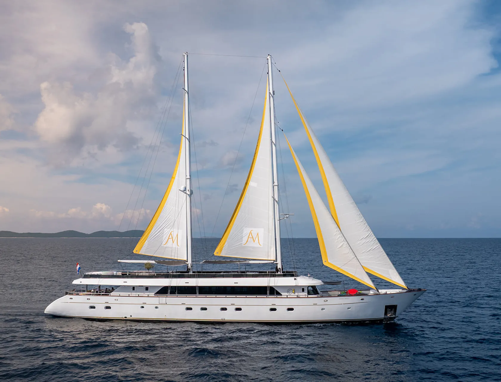 ANIMA MARIS Sailing