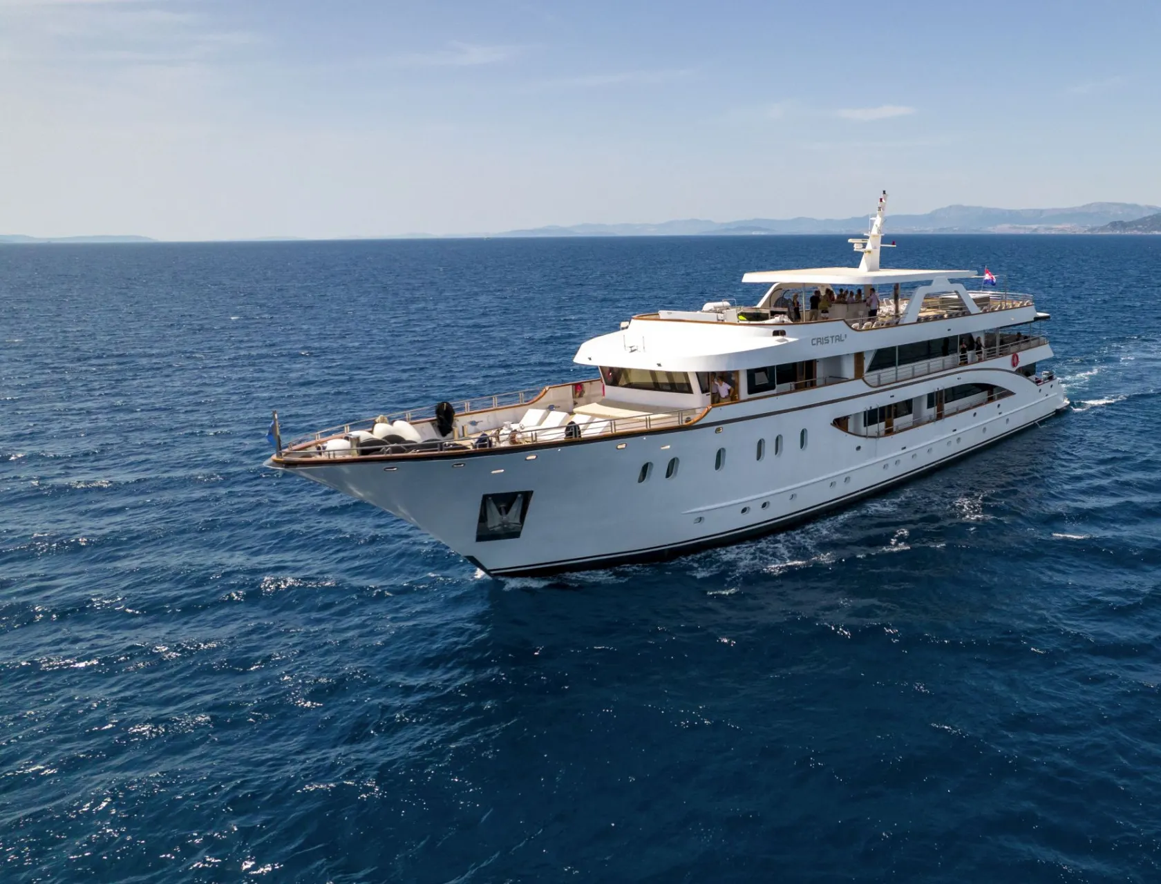 Yacht Cristal