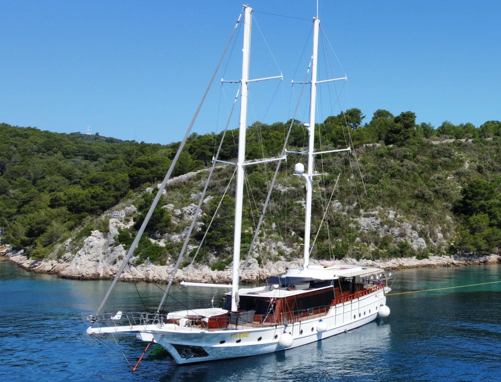 Vivere anchored