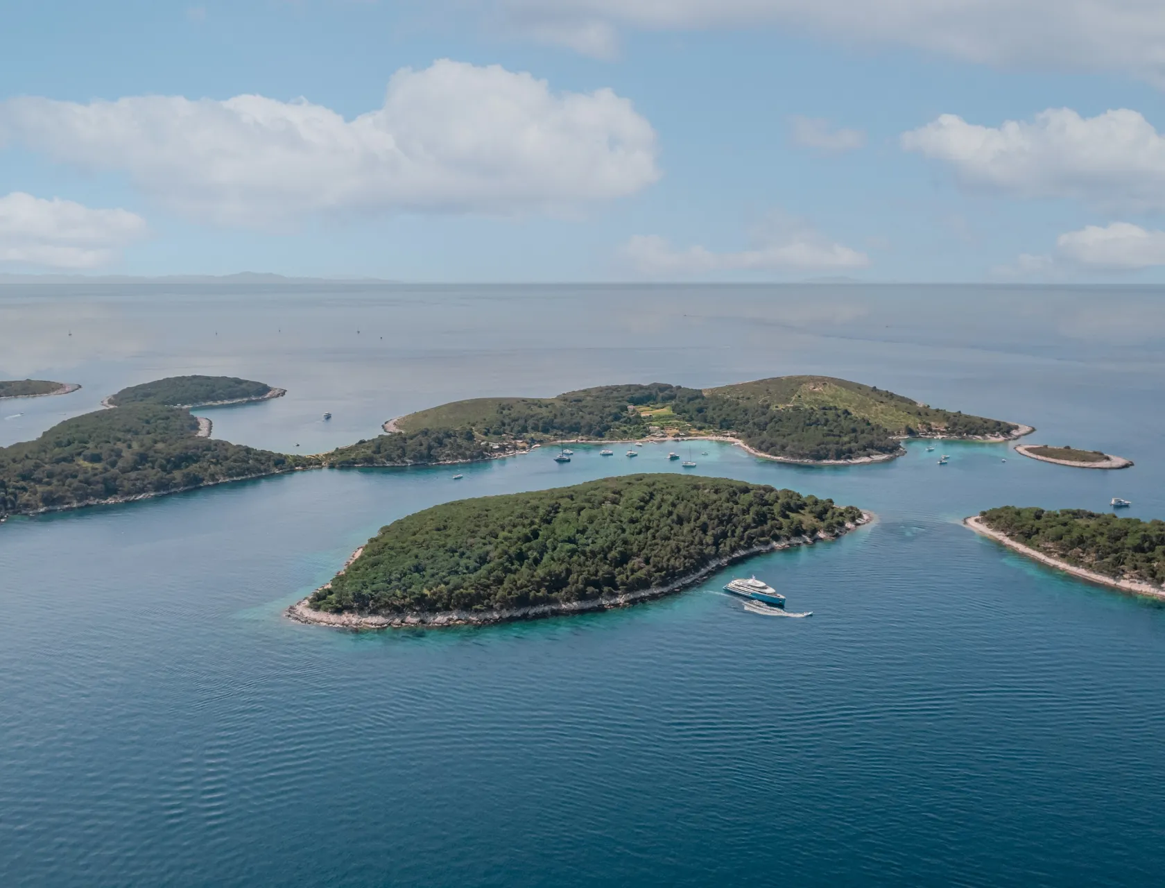 motor yacht charter Cro