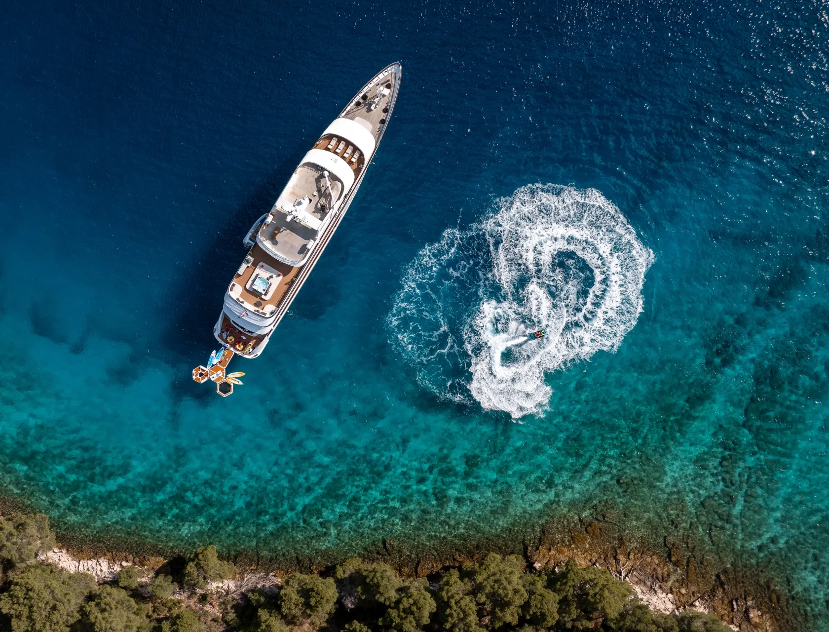 motor-yacht