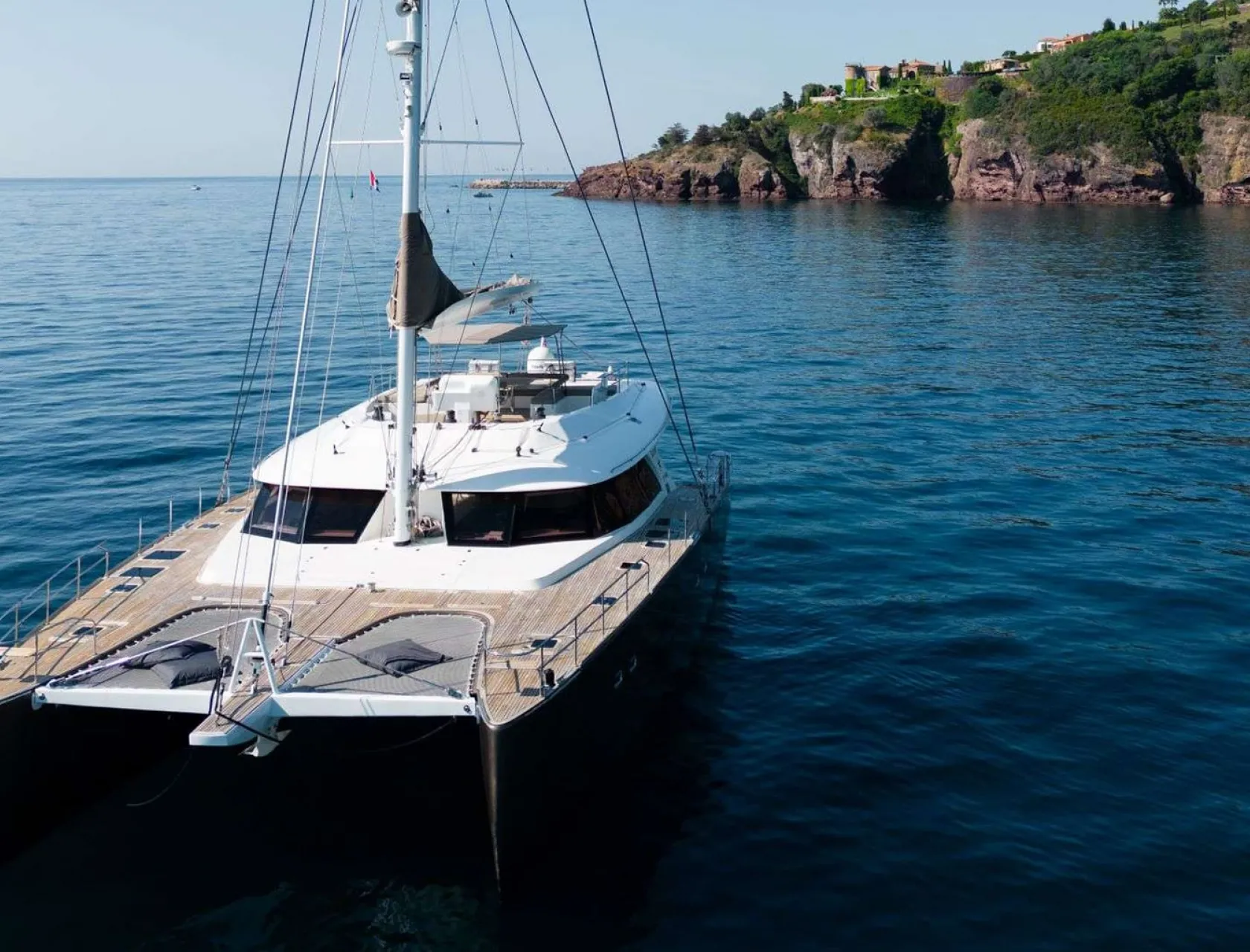 SEAZEN II Anchored