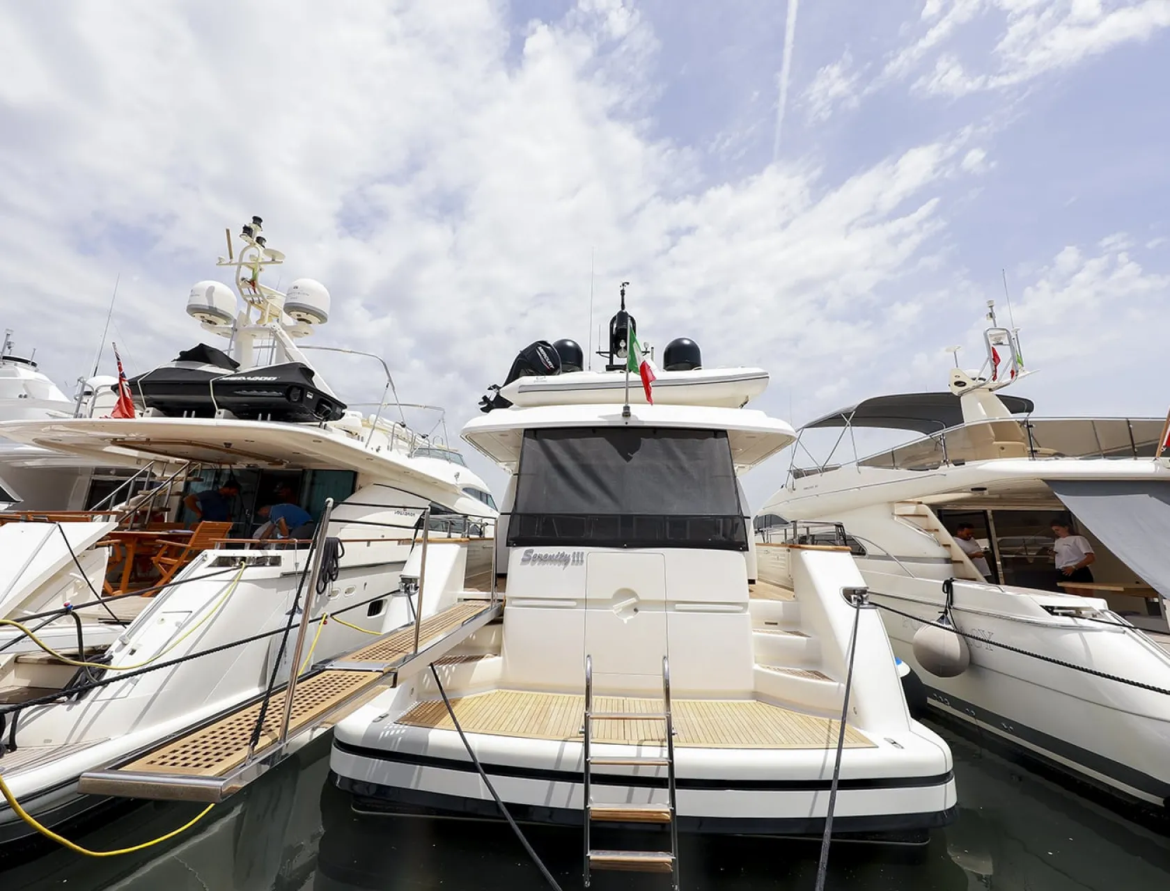 SERENITY III Bow deck