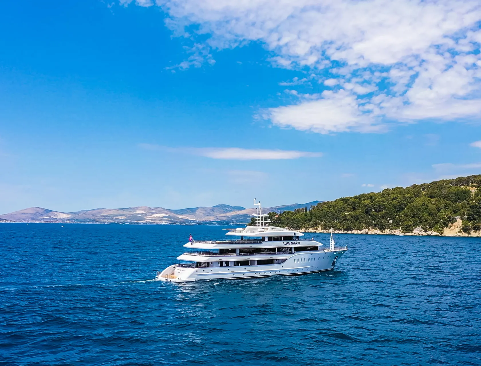 The Exclusive Experience with DS Yacht Alfa Mario