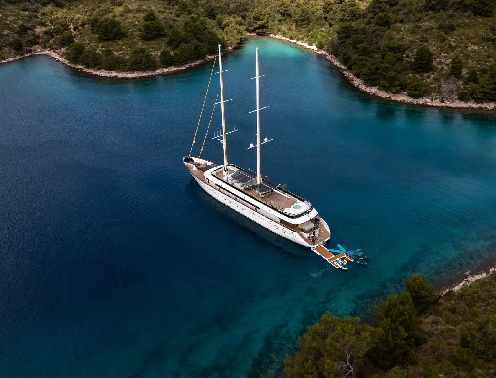 yacht contract