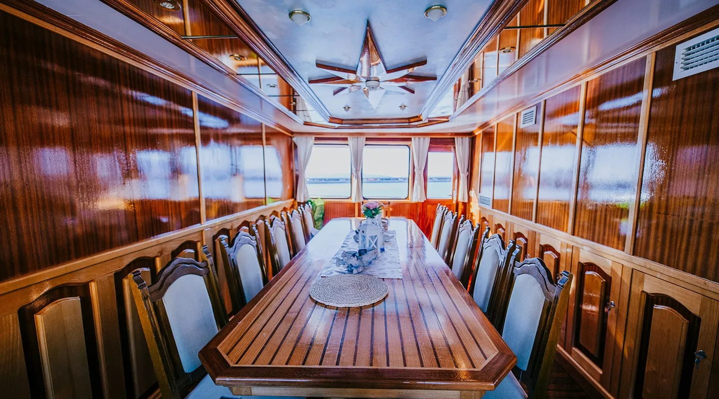 KORAB Al fresco dinning in salon