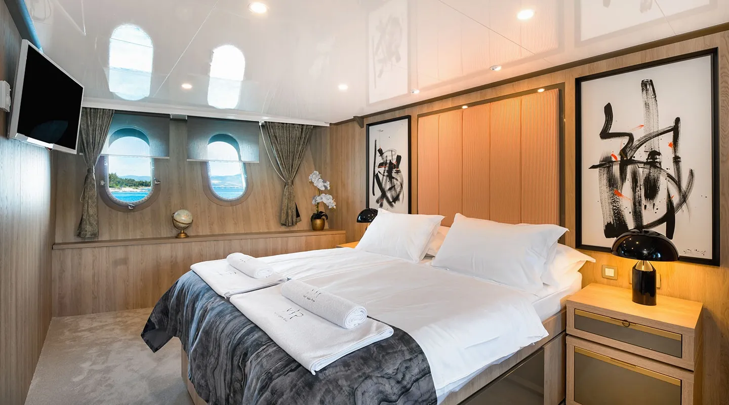 AGAPE ROSE Double cabin