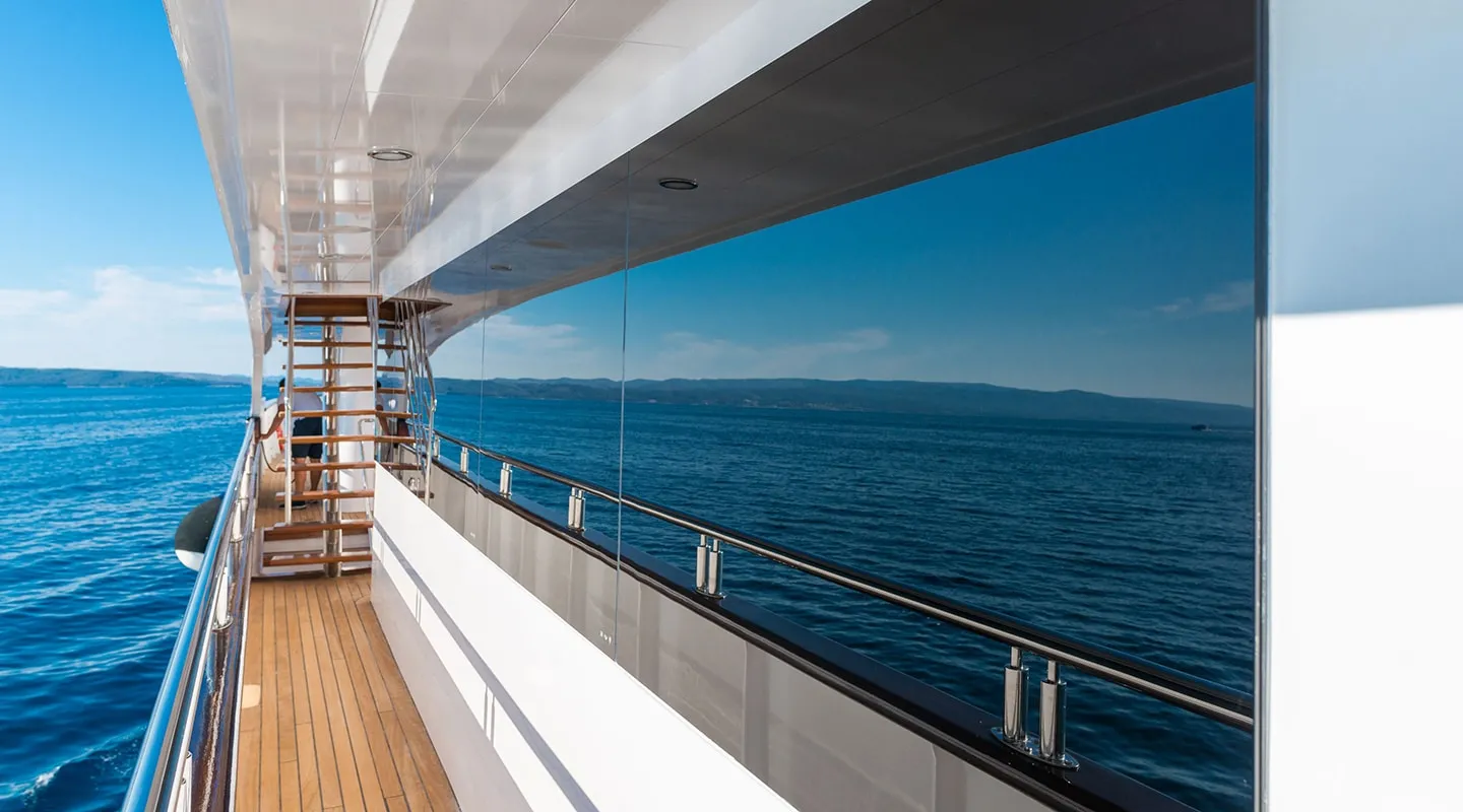 AGAPE ROSE Side deck