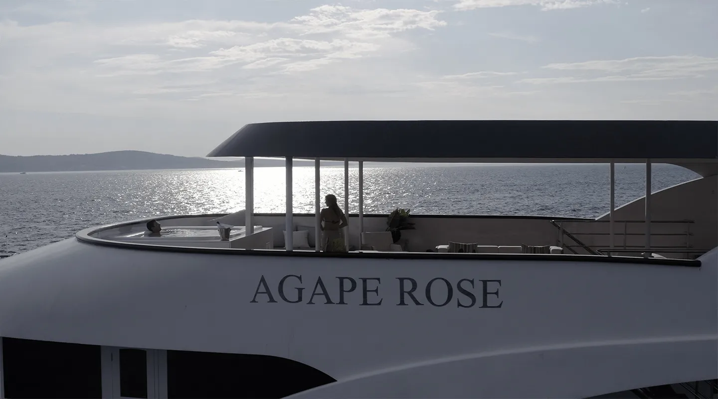 AGAPE ROSE Side view