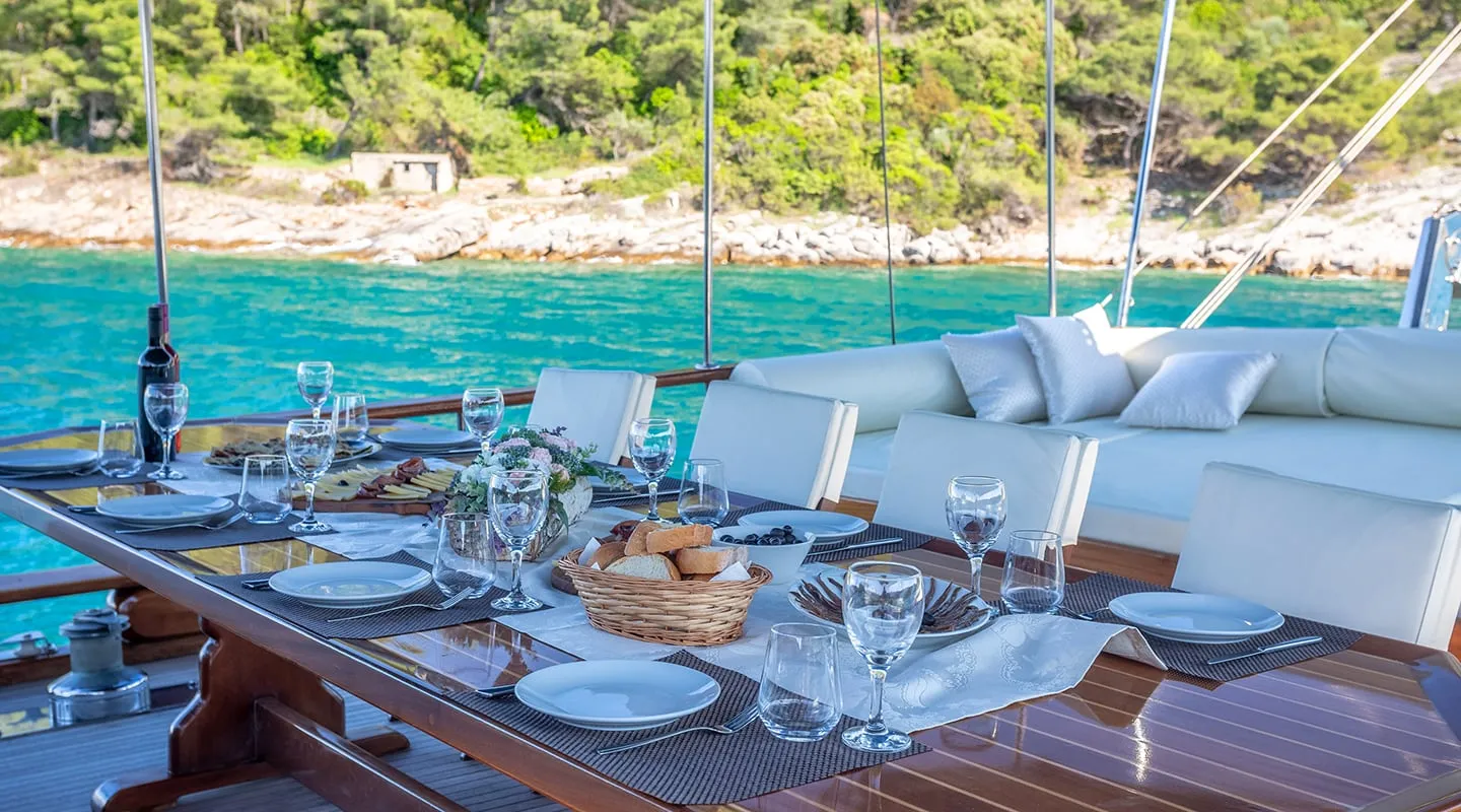 ANDI STAR Dining area on Aft deck