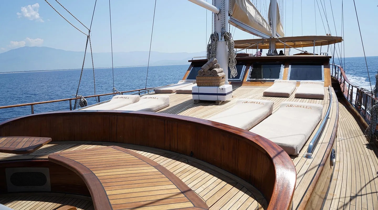 ARABELLA Bow deck