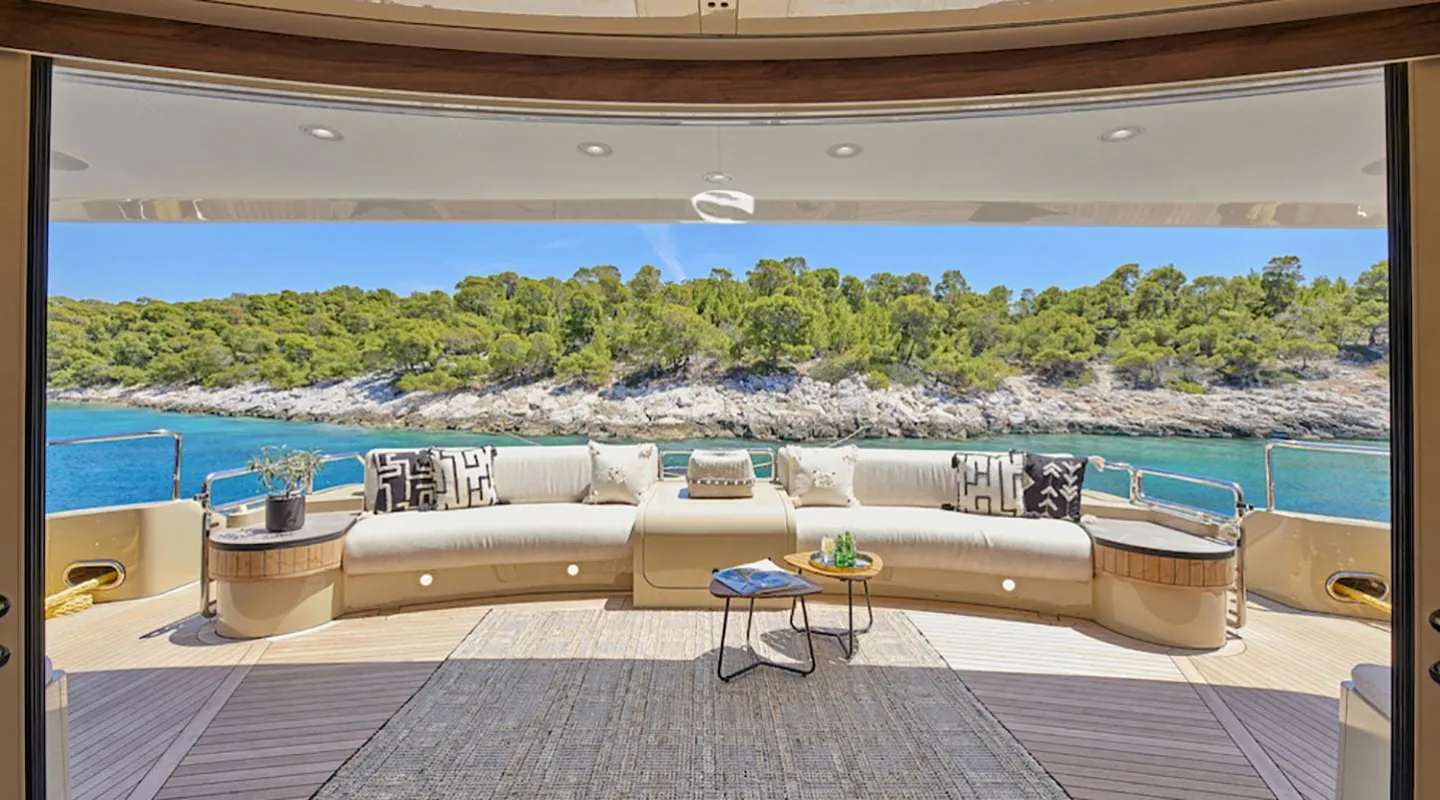 DALOLI Aft deck