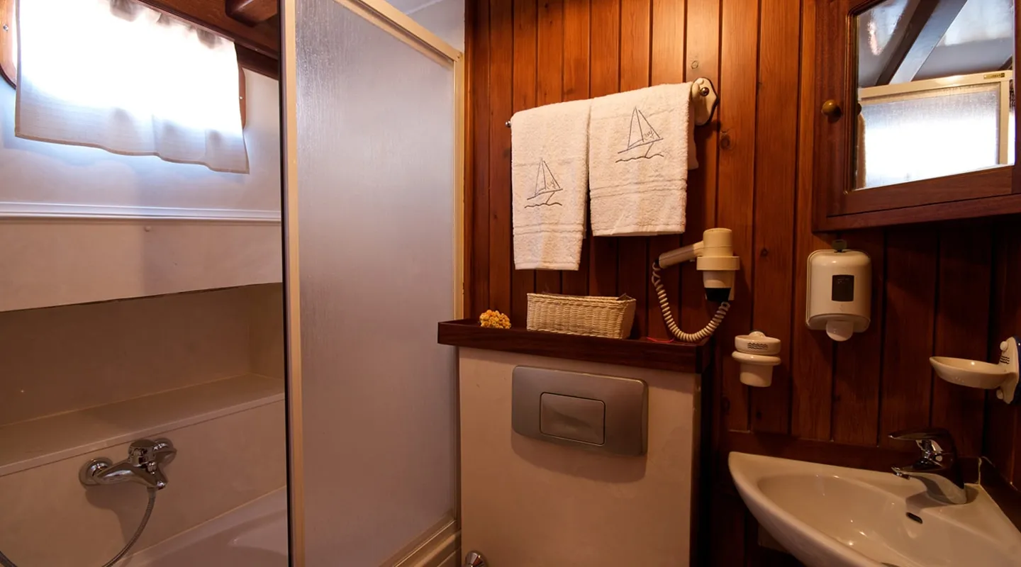 DERIYA DENIZ Bathroom