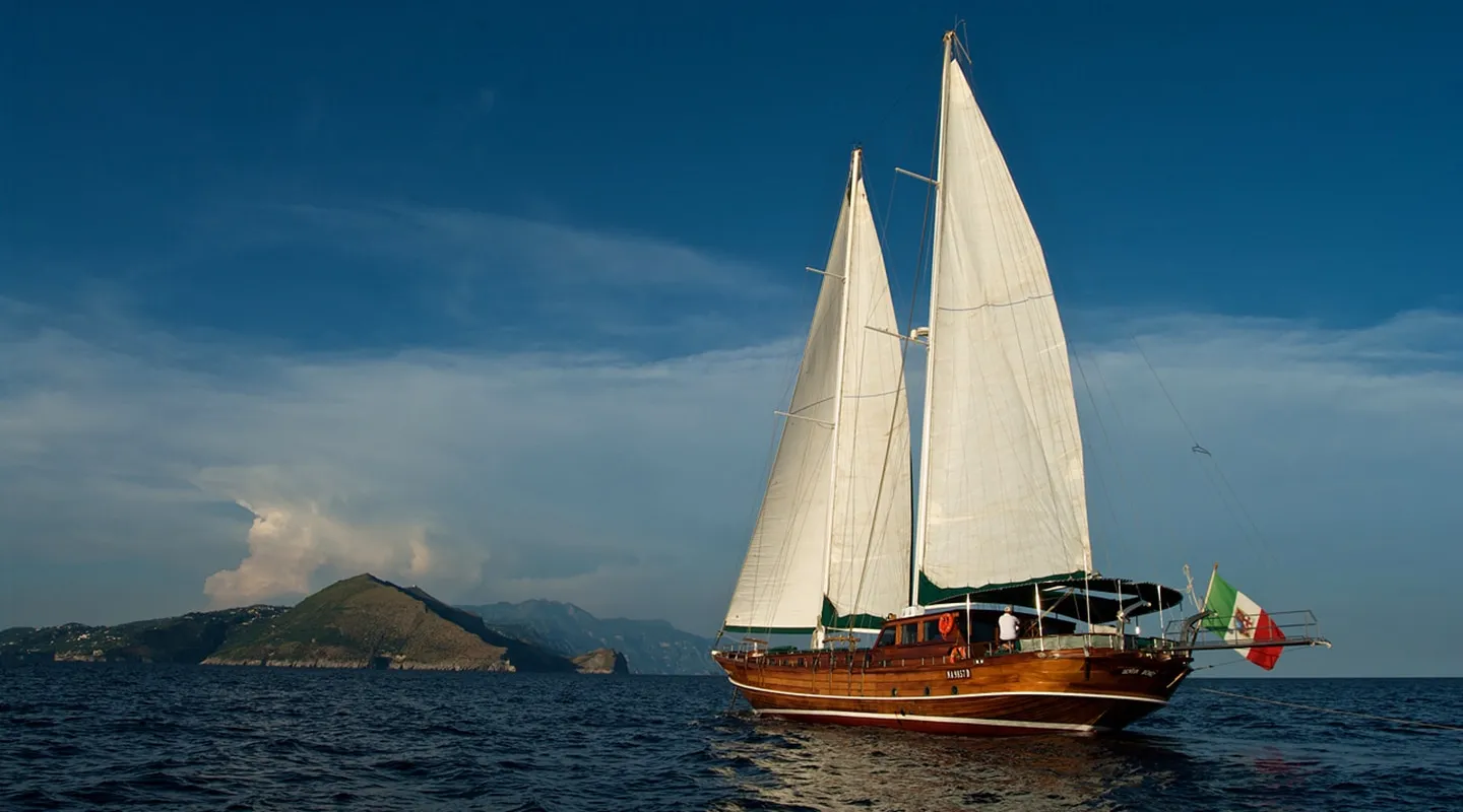RIYA DENIZ Sailing