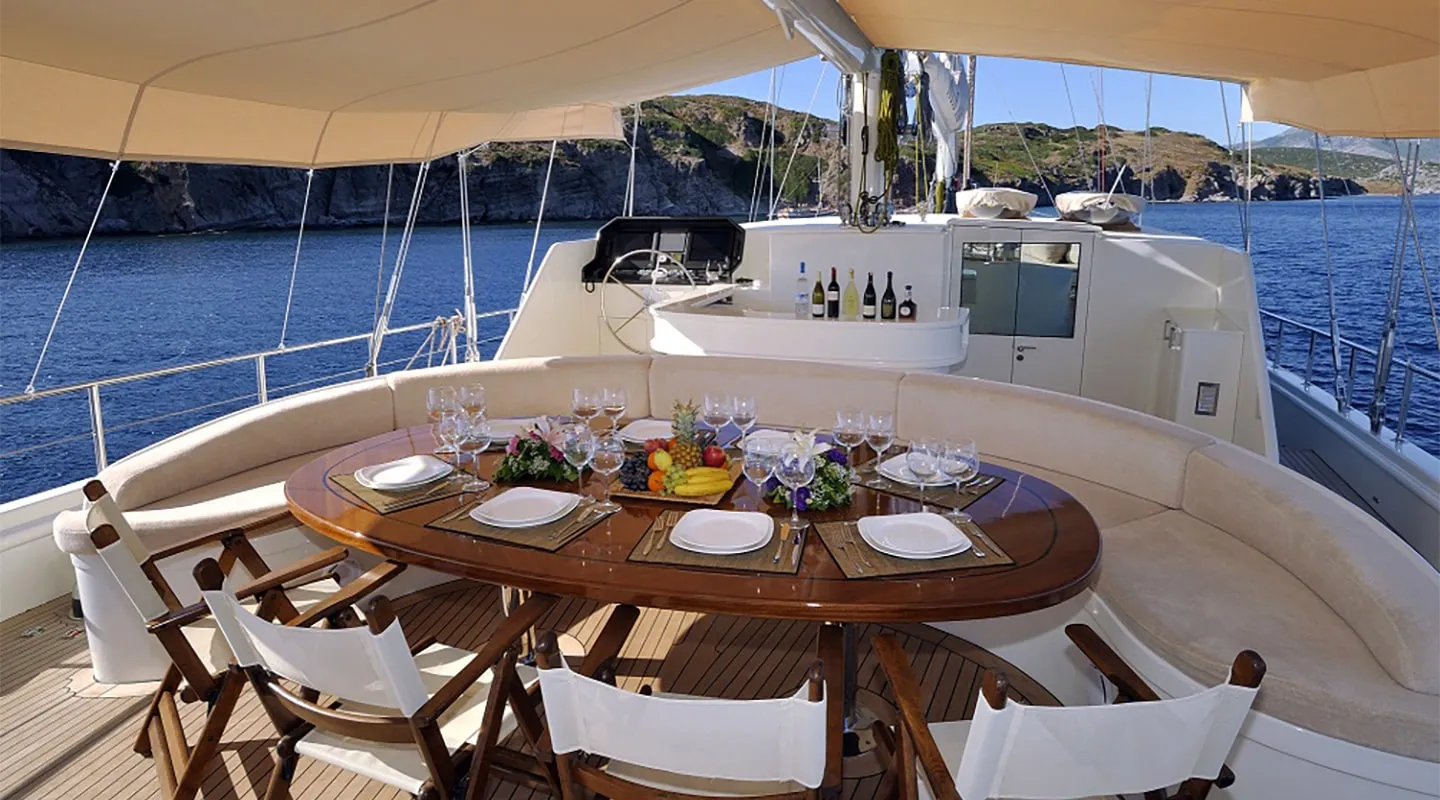 DOLCE MARE Aft deck