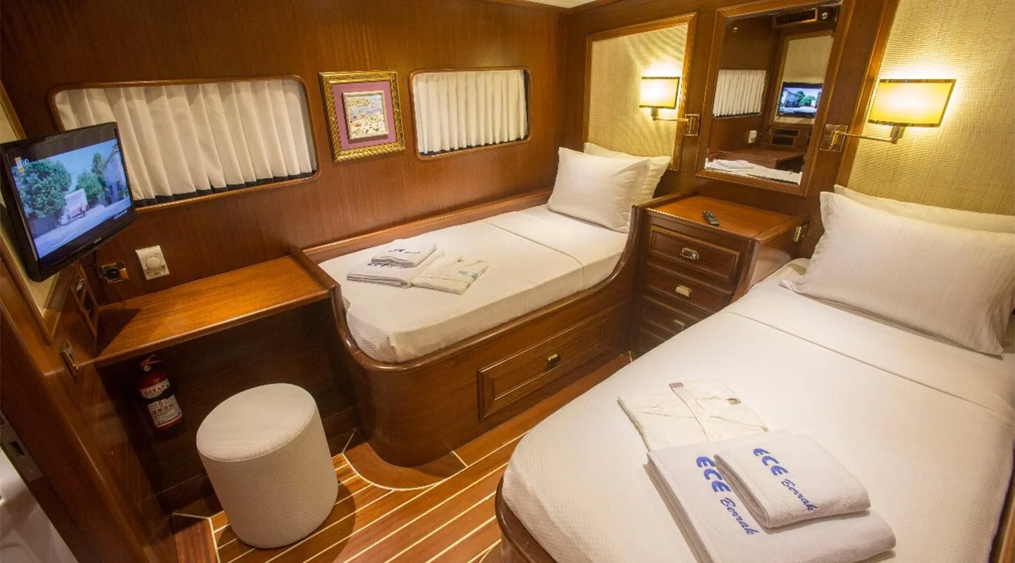 ECE BERRAK Twin cabin