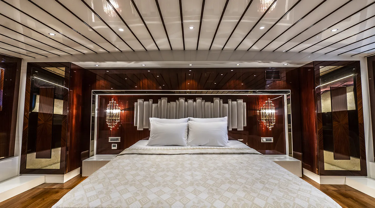 ESMA SULTAN Master cabin