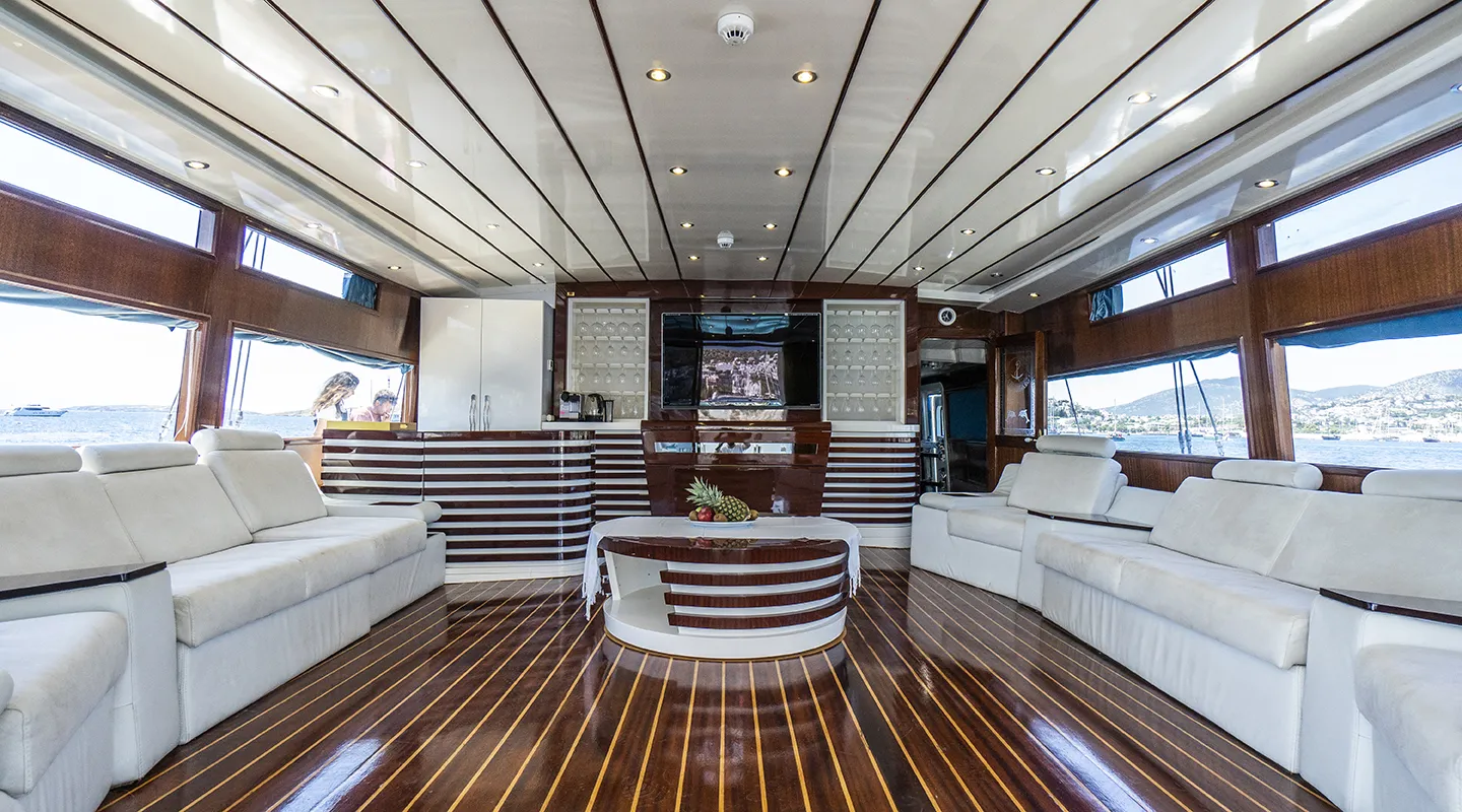 ESMA SULTAN Saloon