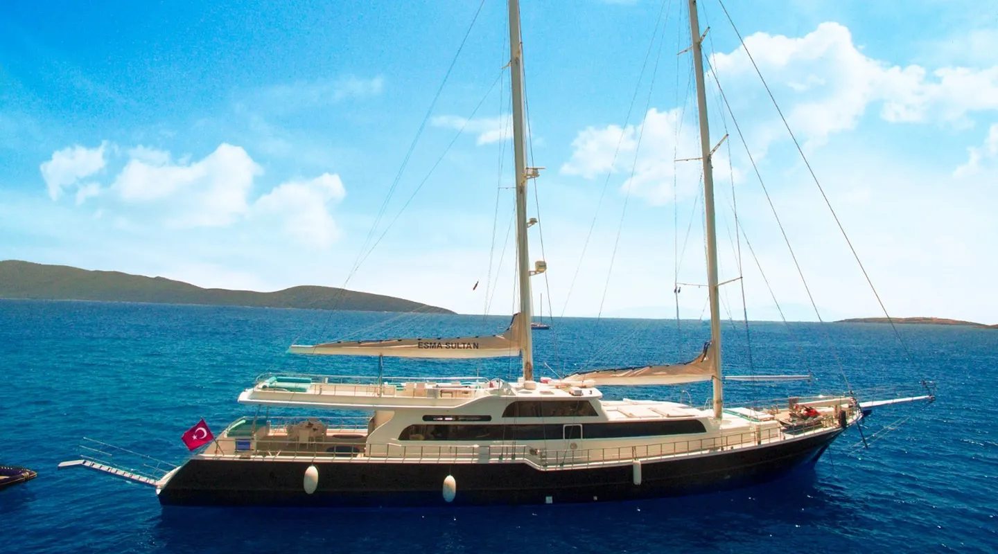 ESMA SULTAN Side view