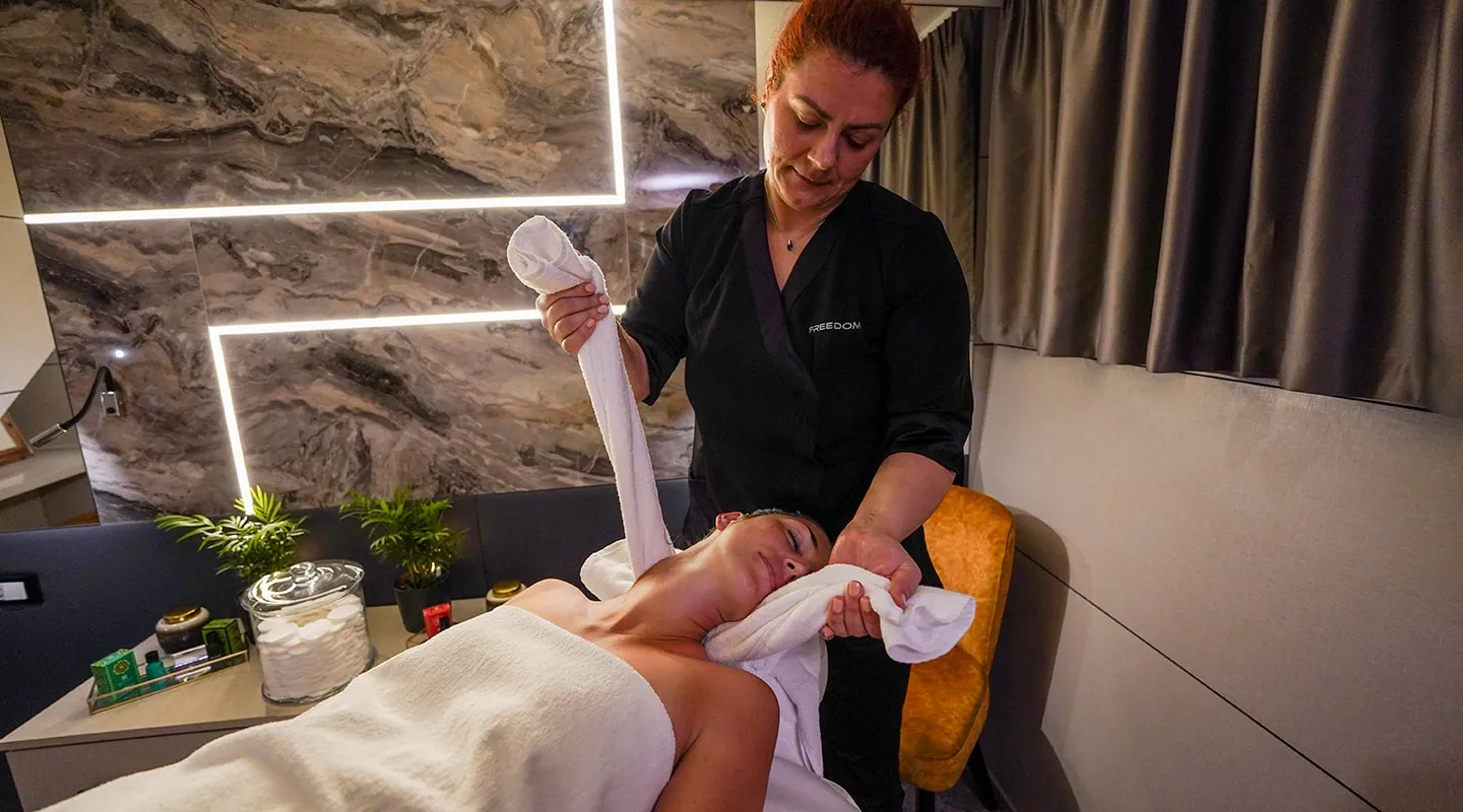 FREEDOM Massage room