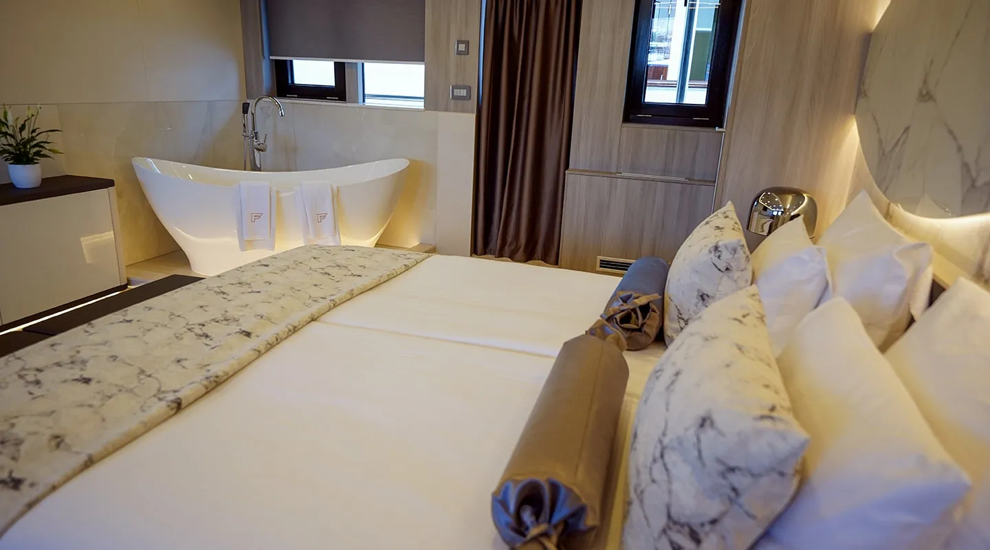FREEDOM Master cabin